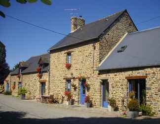 Exterior 2 Chambres d'hotes la Loubatais