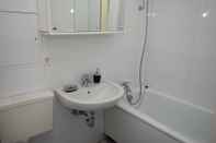 Toilet Kamar AB Apartment 108