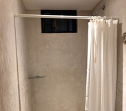 Toilet Kamar 5 MIO Tulum Hotel Boutique