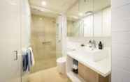 In-room Bathroom 2 Hamilton 1107