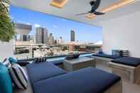 พื้นที่สาธารณะ Designer South Bank Apartment