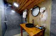 In-room Bathroom 6 Shanshui Youming Garden Homestay