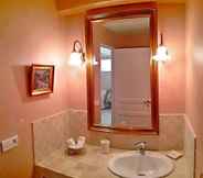 In-room Bathroom 5 La Royante