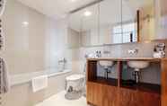 In-room Bathroom 4 Stunning 2 bed Penthouse apartment