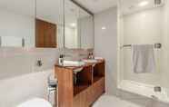 In-room Bathroom 6 Stunning 2 bed Penthouse apartment