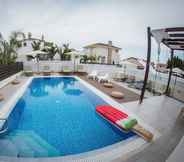 Swimming Pool 6 Villa Elena