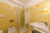 In-room Bathroom Altido La Finestra Sulla Piazzetta a Portofino