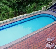 Kolam Renang 4 Basilica Holiday Home