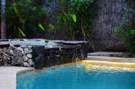 Kolam Renang Meno Island Villas