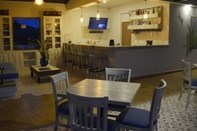 Bar, Cafe and Lounge Gyrola Birding Hotel Boutique & Spa