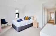 Kamar Tidur 7 Wonderful Hobsonville Three Bedroom Home