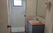 Toilet Kamar 6 Noosa Holiday Accommodation