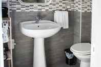 Toilet Kamar B&B Brezza Marina