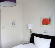 Bedroom 7 Apartment 1690