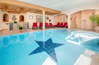 Kolam Renang Familien & Vitalhotel Auenhof