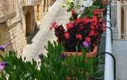 Nearby View and Attractions 2 B&B Le Giare