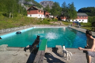 Kolam Renang Mjølfjell Ungdomsherberge