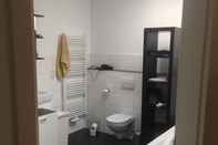 In-room Bathroom Apartment mit Terrasse in Oberhausen