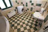 Toilet Kamar Cottage Suha