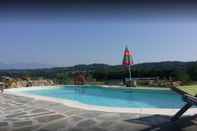 Swimming Pool Agriturismo Tra Serra e Lago