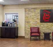 Lobby 2 Red Roof Inn Perrysburg