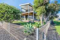 Bangunan 7 Graydens with views in Ventnor