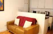 Ruang Umum 3 The Shop Cotswold Apartment Sleeps 2