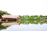 Bên ngoài Papa Kit's Marina and Fishing Lagoon