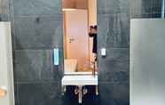 Toilet Kamar 4 smart & beautiful GUESTHOUSE