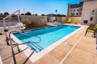 Swimming Pool SpringHill Suites by Marriott Newark Fremont
