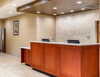 Lobby 2 Comfort Suites Greensboro - High Point