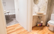 Toilet Kamar 7 ORO 2 Apartment by Be Local Argentina