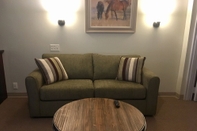 Common Space The Stables Inn and Suites