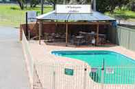 Swimming Pool Lakeside Inn Illawarra