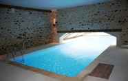 Swimming Pool 5 Ferme-Château de Cordey & SPA