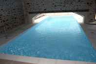 Swimming Pool Ferme-Château de Cordey & SPA