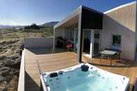 Entertainment Facility Kerbyggd: Luxury House and Cottage in Golden Circle