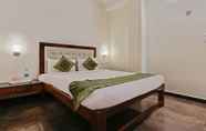 Bedroom 3 Itsy By Treebo - Prakasam Residency With Roadside View