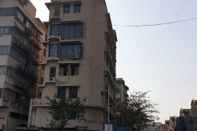 Exterior goSTOPS Mumbai - Hostel