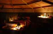 Phòng ngủ 5 Grey Willow Yurts