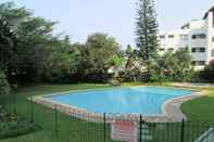 Kolam Renang La Ballito Self Catering Apartment