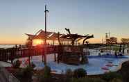 Restoran 5 West Beach Lagoon 123 -Location & Views