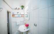 In-room Bathroom 5 Bright Apartments Verona - Cattaneo Historical