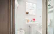 In-room Bathroom 4 Bright Apartments Verona - Cattaneo Historical