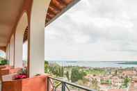 Nearby View and Attractions Bright Apartments Padenghe - Chateau Lake View