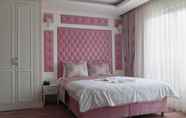 Kamar Tidur 4 Mic Royal Hotel