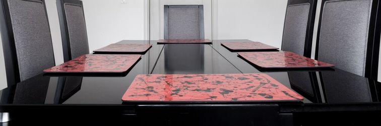 Lobby Pepe Sierra Apartments By Nomad Guru