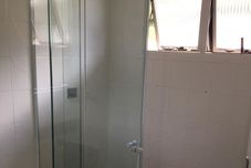 객실 내 욕실 Pousada America