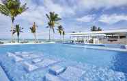 สระว่ายน้ำ 2 RIU Atoll All inclusive