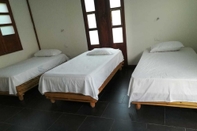 Bedroom Eco House Neguanje - Hostel